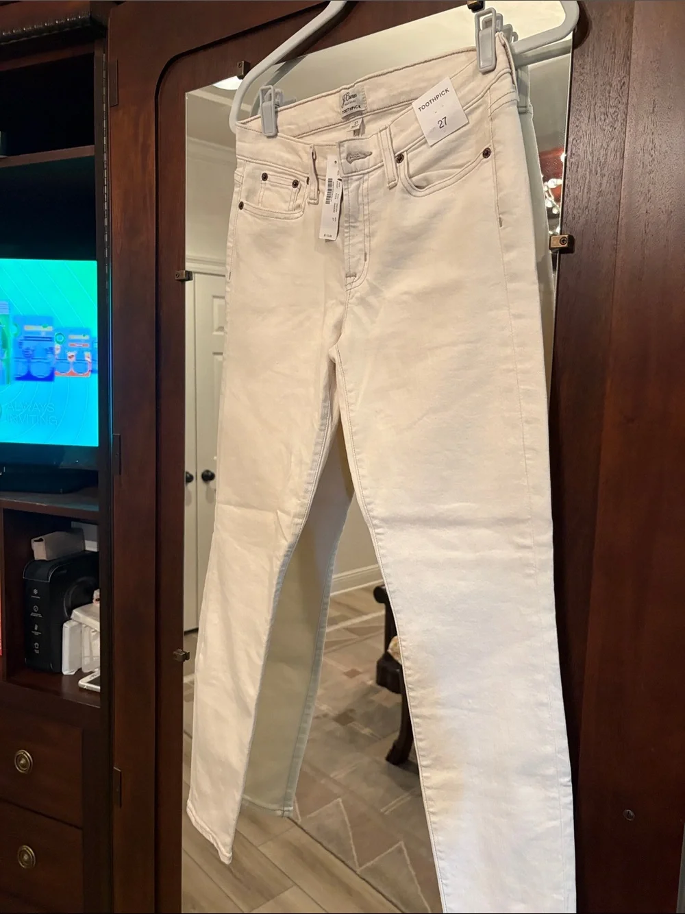 J Crew Ecru Colored Women’s Jean.  Beautiful taupe stitching.